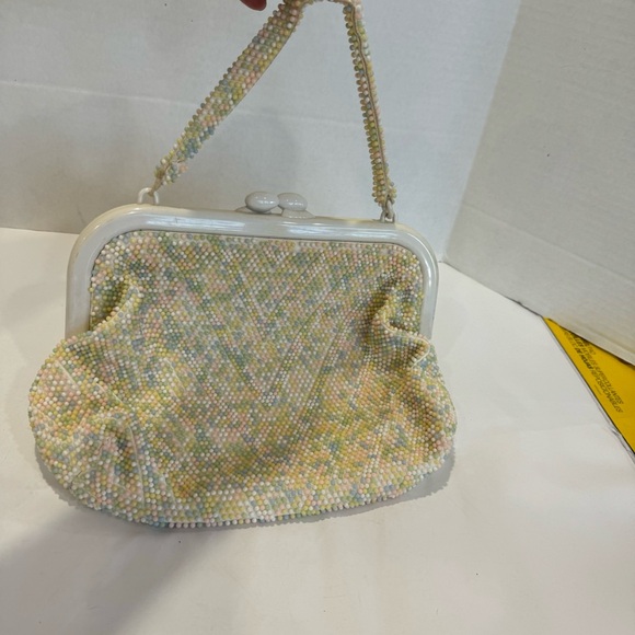 1960’s Vintage candy button purse made of pastel beads and beaded handle Mod - Picture 10 of 14